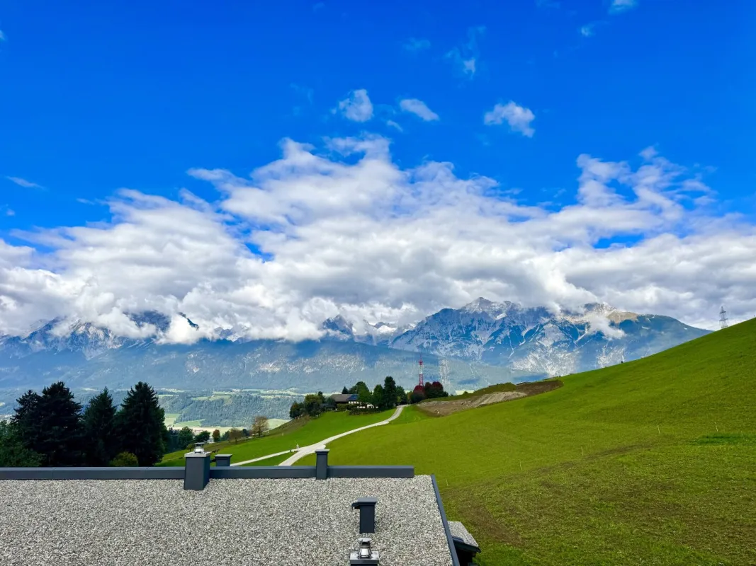 Freizeitwohnsitz am Weerberg – Wohnung Top 4 mit ca. 57,34 m², Balkon, Autoabstellplatz, Kellerabteil & traumhafter Fernsicht - Bild 1