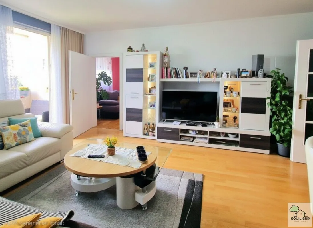 HELLE 3-ZIMMER-WOHNUNG (77m²) MIT LOGGIA UND FERNBLICK - Bild 1