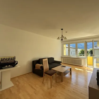 Sonnige 3-Zimmer-Eigentumswohnung mit Loggia in zentraler Lage - Bild 2