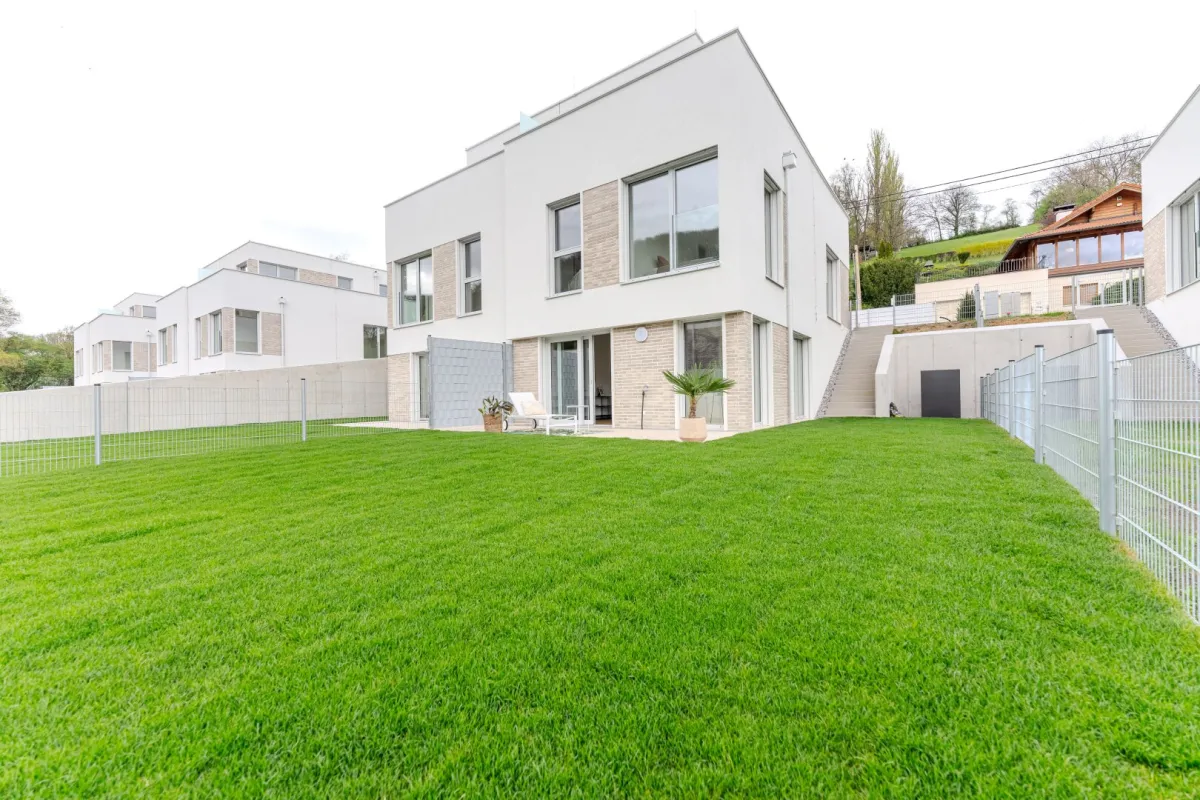 Neubau Erstbezug | Holzmassiv | Living Woods - Bild 1