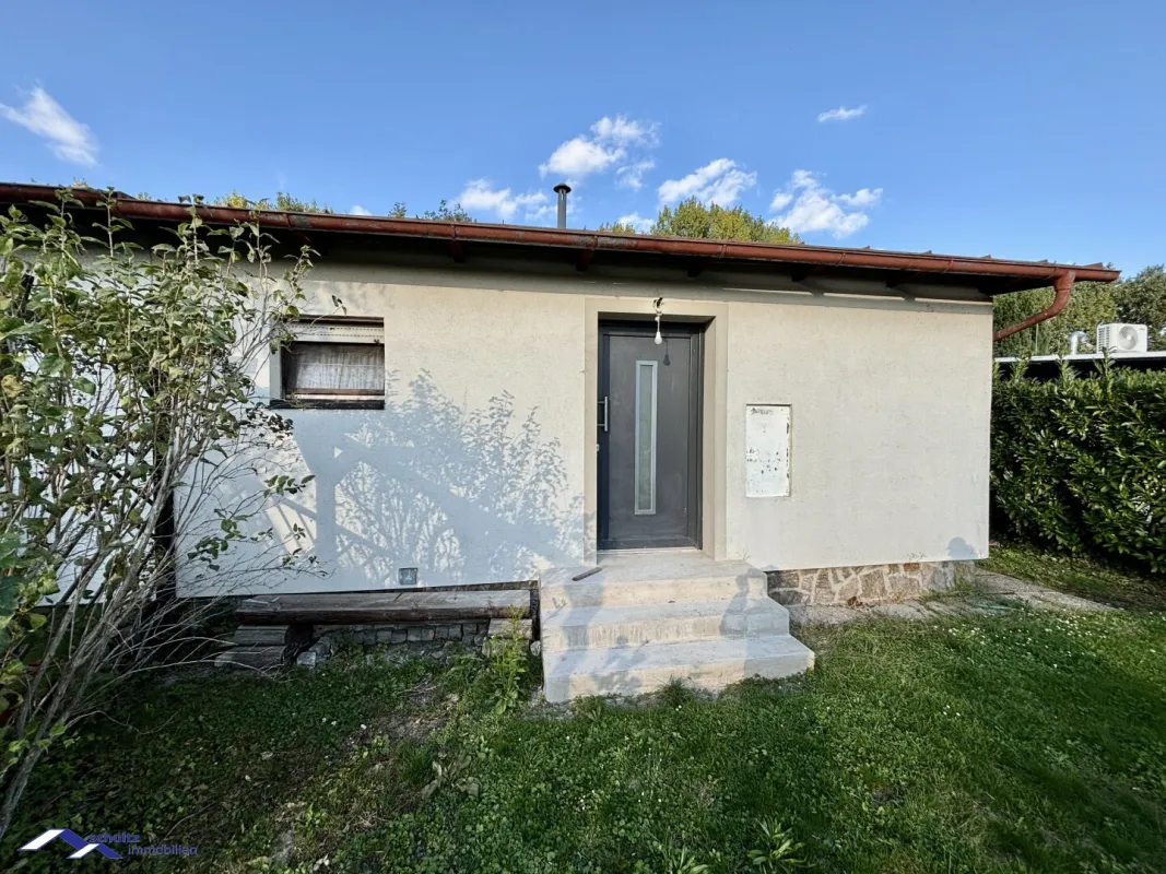 SCHULTZ IMMOBILIEN - Gemütlicher Bungalow beim See! - Bild 1