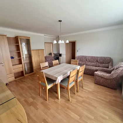 GERÄUMIGE 4-ZIMMER-WOHNUNG MIT DACHTERRASSE UND TRAUMHAFTEM AUSBLICK! - Bild 3