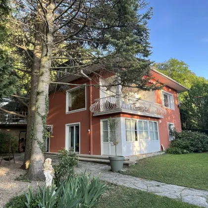 Idyllische Landhausvilla mit Pool in Grünruhelage am Kahlenberg - Bild 2