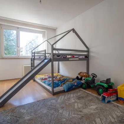 Stilvolle Stadtwohnung in Toplage – großzügige 3-Zimmer-Wohnung mit Balkon in Geidorf - Bild 2