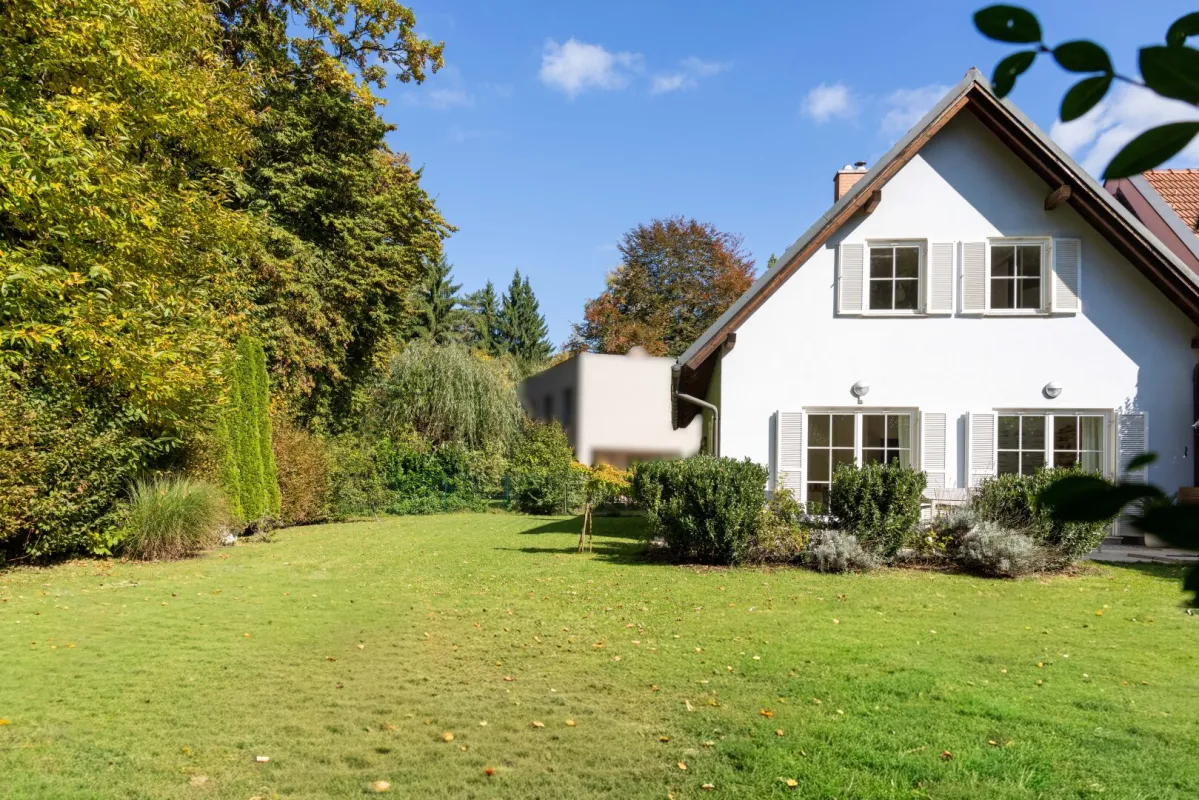 Rarität in Toplage von Graz-Mariatrost, nahe dem Leechwald – Idyllisches Haus mit Gartenparadies direkt am Waldrand - Bild 1