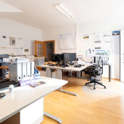 Komfortables 2-Zimmer Büro mit Küche & Bad im 1. OG in Pinsdorf zu mieten! - Bild 3