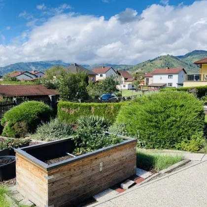 Charmantes Einfamilienhaus mit Waldgrundstück in Sackgassenlage und gepflegtem Garten - Bild 3
