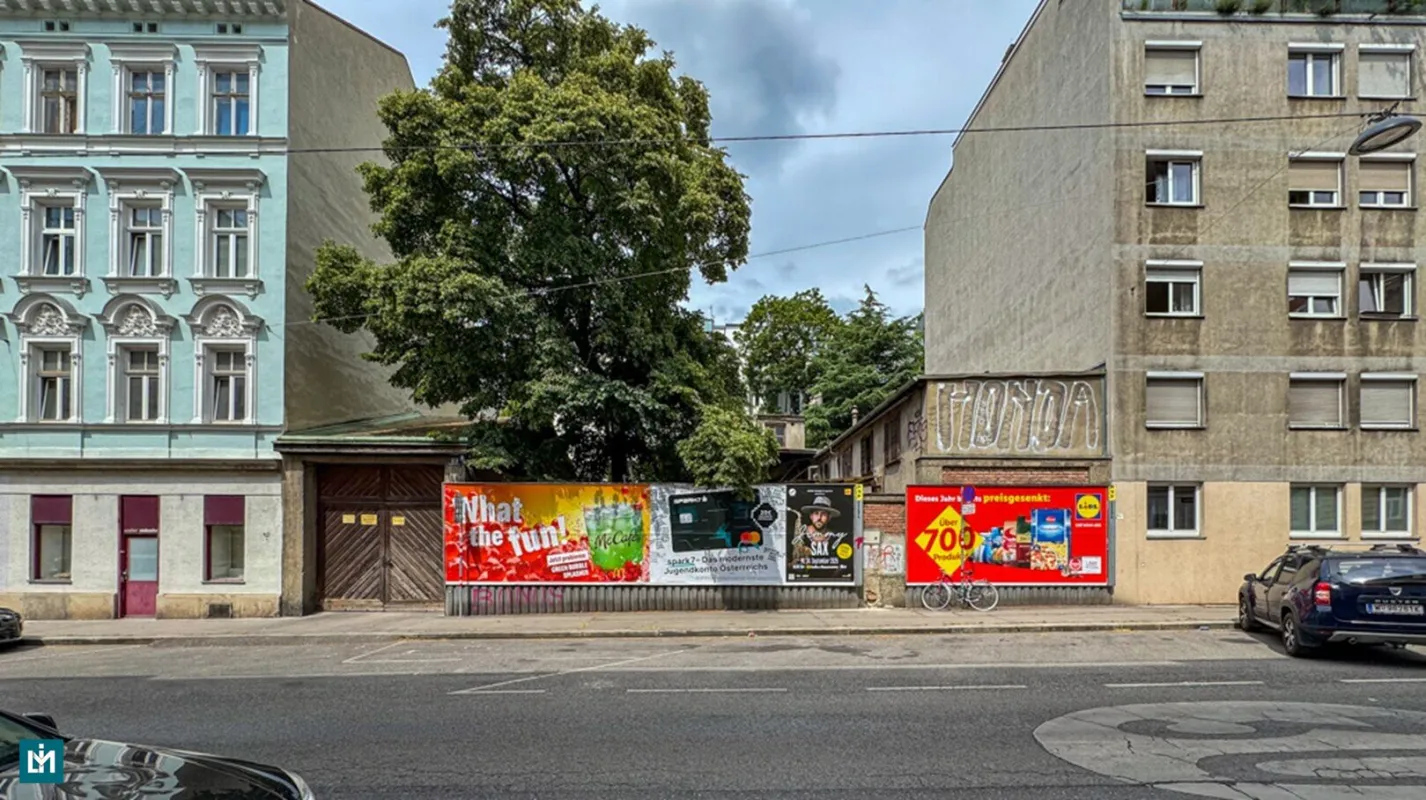 GRUNDSTÜCK MIT ALTBESTAND UND ERHEBLICHEM ENTWICKLUNGSPOTENZIAL / NÄHE EINKAUFSZENTRUM HERNALS - Bild 1