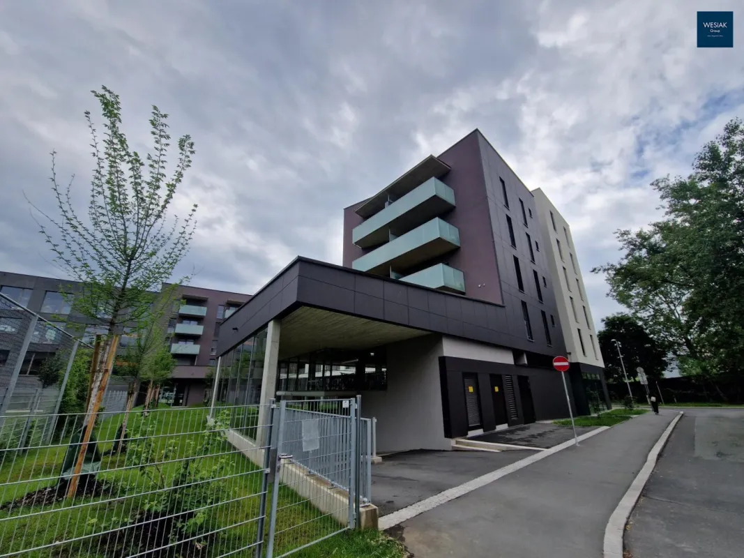 Smartes Wohnen - Neubauwohnung mit Balkon im schönen Stadtteil West Side Living Top 15 - Bild 1