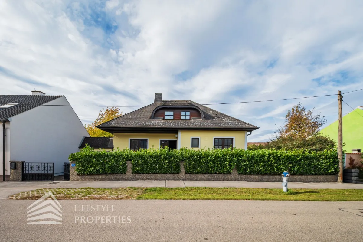 Charmantes Einfamilienhaus in idyllischer Lage in Breitensee – Sofort verfügbar, großzügiger Garten, Terrasse und Ausbaupotenzial - Bild 1