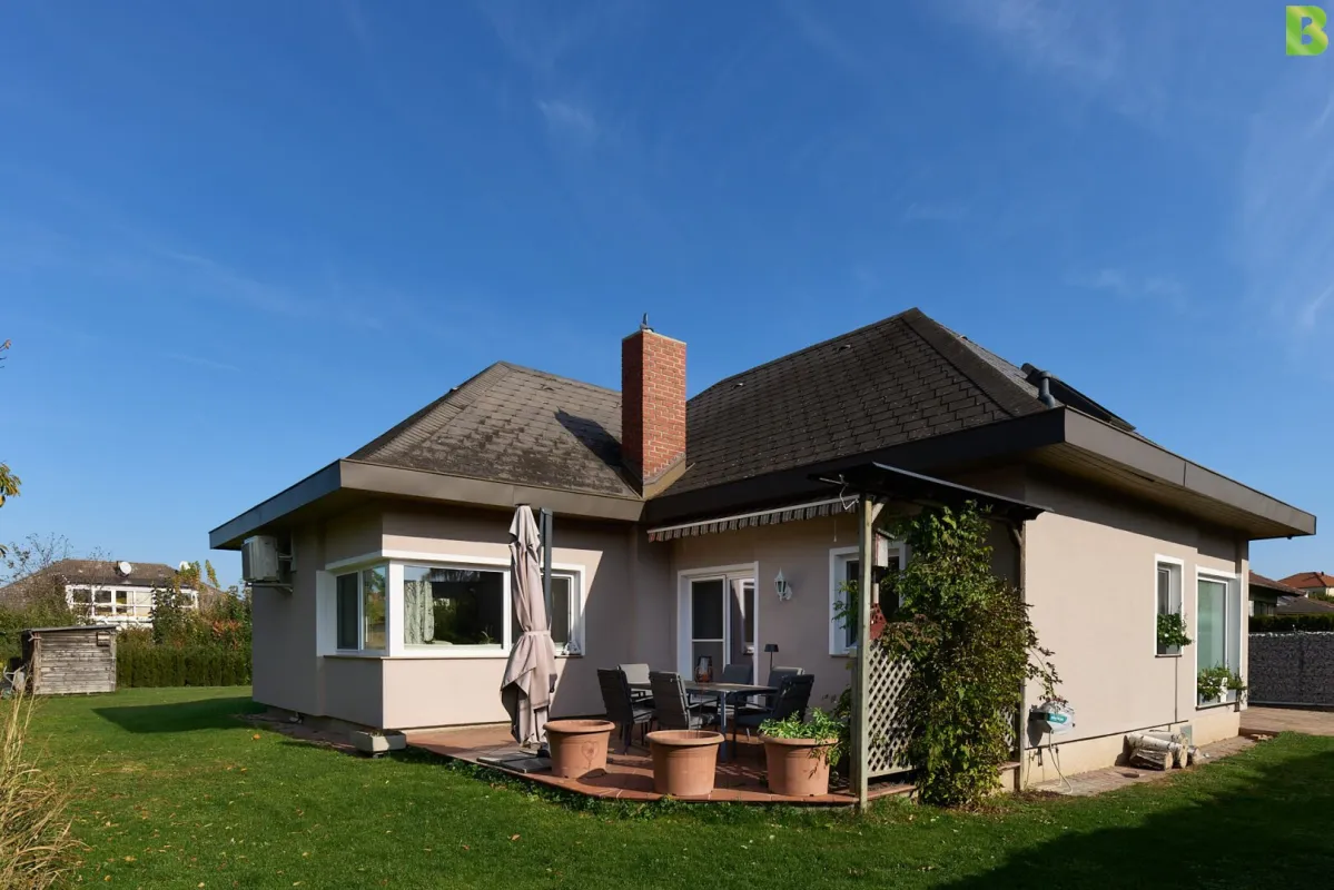 Ihr Traum-Bungalow in Wolkersdorf: Gepflegte 3 - 4 Zimmer-Oase mit Terrasse, Garage und großem Garten! - Bild 1
