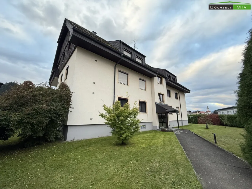 Gemütliche 2,5-Zimmer-Mietwohnung mit Balkon und Carport im Dachgeschoss in +++ St. Lorenzen +++ - Bild 1