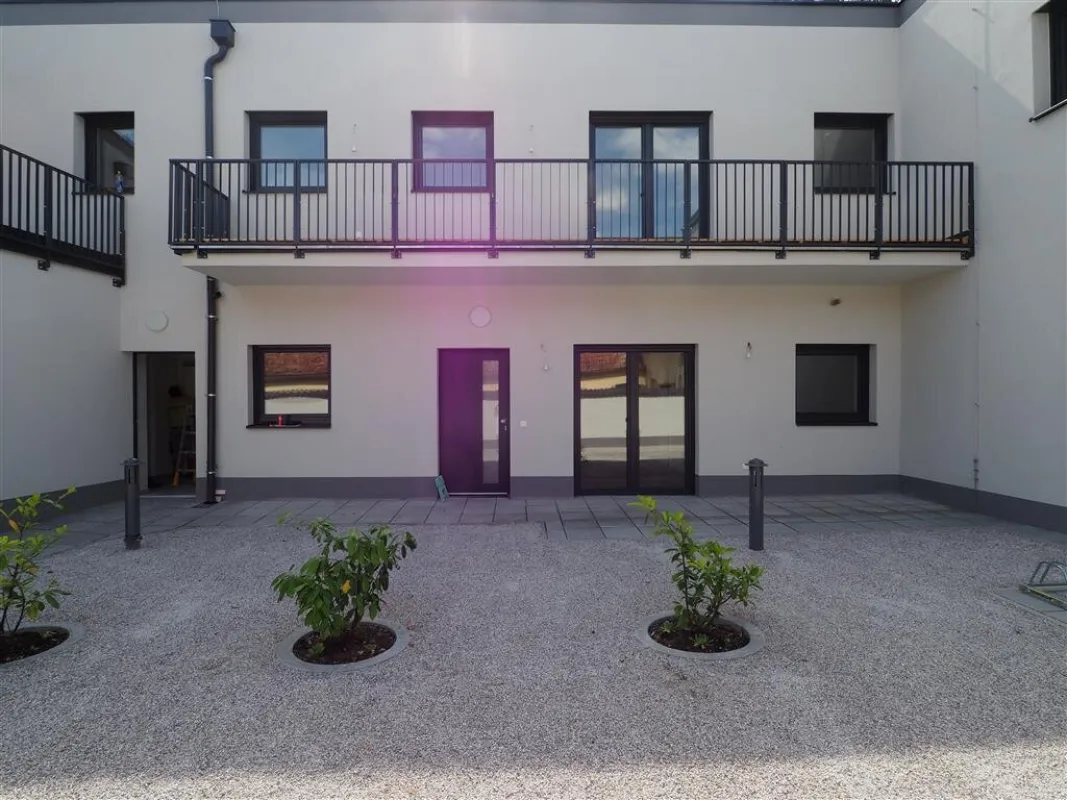 MODERNE WOHNUNG IM EG MIT TERRASSE - Bild 1