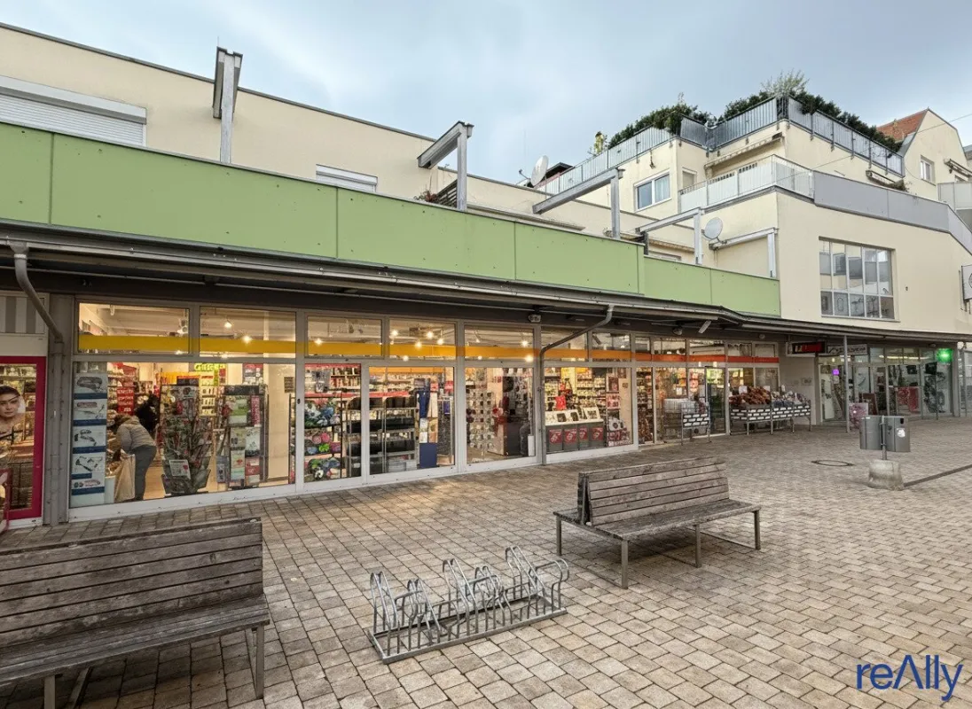 Hoch frequentiertes Geschäftslokal (ehemaliger Libro) direkt in Stoke-City Plaza - Bild 1