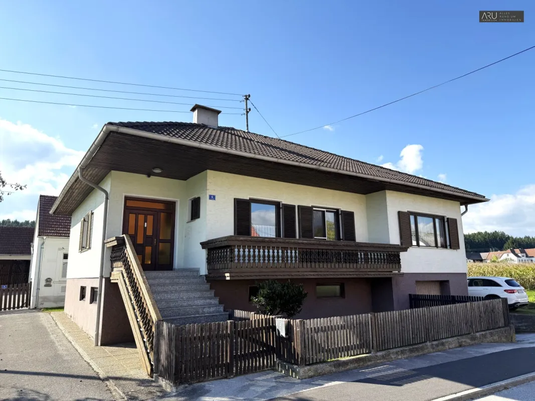 Einfamilienhaus mit großem Nebengebäude und Stadl - Bild 1