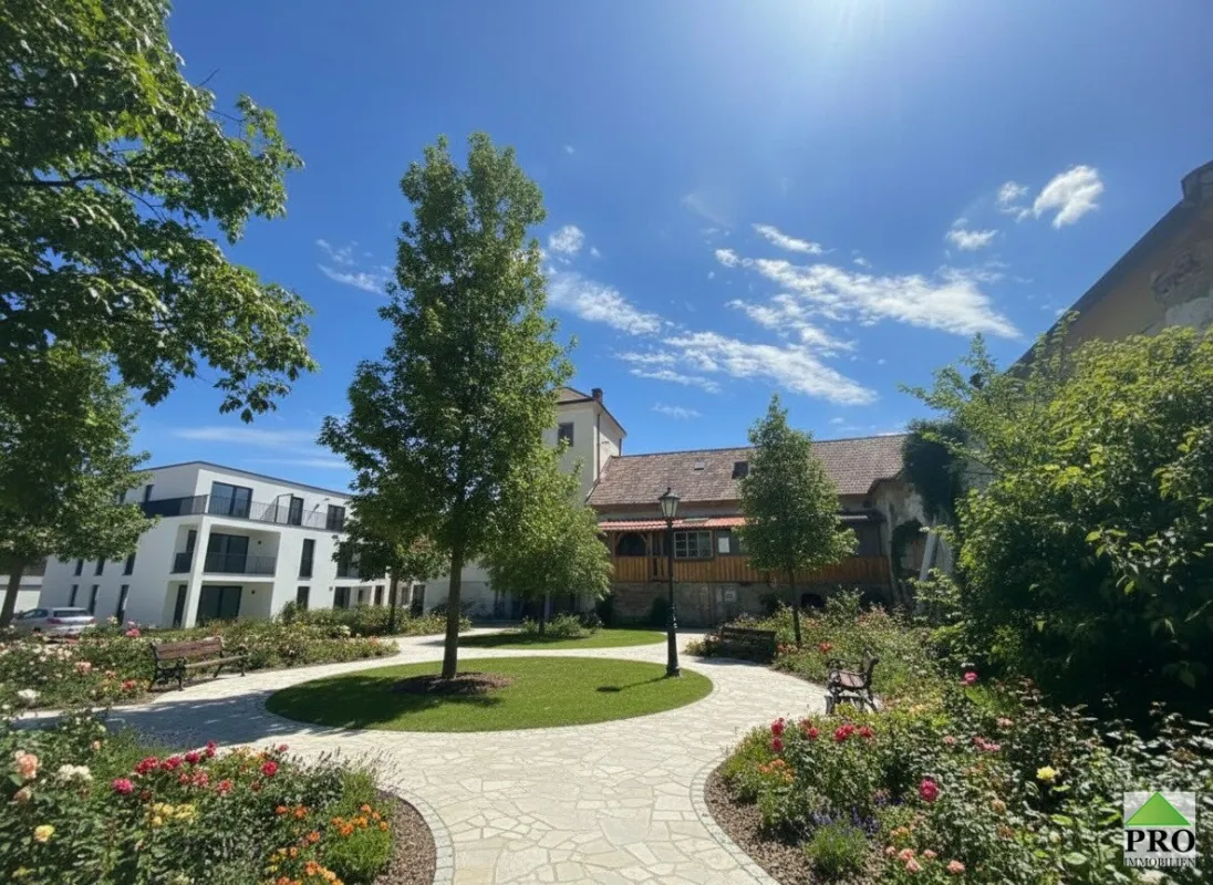 Traiskirchen - Bauträgerprojekt ! 3.770m2 Grundstück mit ehemaligem Schlossobjekt  zu verkaufen - Bild 1