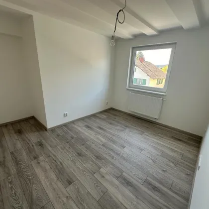 Anleger-Investoren-Gelegenheit! 6 Wohnungen (50% vom Gesamtzinshaus) neu saniert,  zu verkaufen! - Bild 3