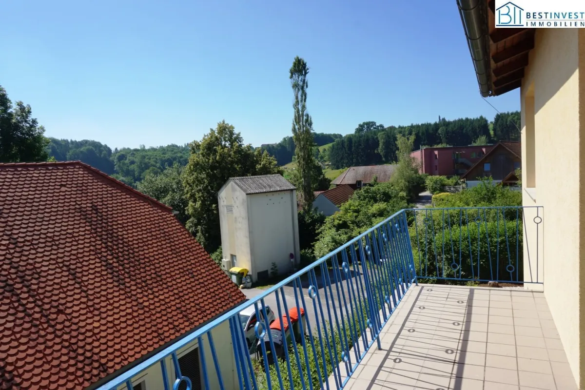 Sonnige NEUWERTIGE 5 Zimmer im Ortskern. - Bild 1