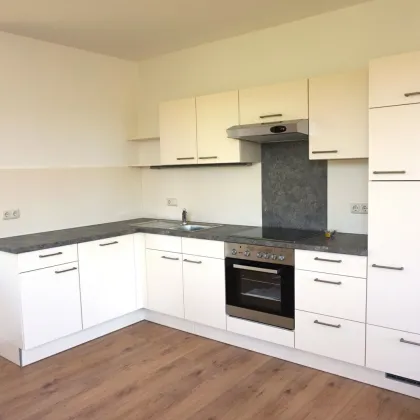 Sonnige NEUWERTIGE 5 Zimmer im Ortskern. - Bild 2