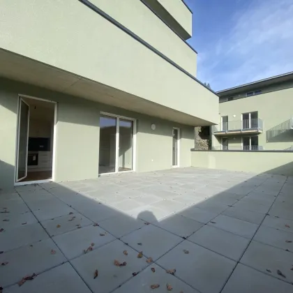 Lichtdurchflutete TRAUM-WOHNUNG mit 50 m² Terrassenfläche - Bild 2