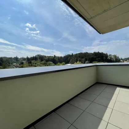MODERNE DACHGESCHOSS-WOHNUNG mit traumhafter DACHTERRASSE und wunderschönem Ausblick - Bild 3