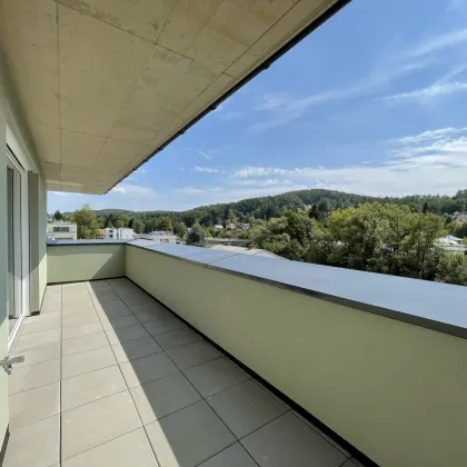 MODERNE DACHGESCHOSS-WOHNUNG mit traumhafter DACHTERRASSE und wunderschönem Ausblick - Bild 2