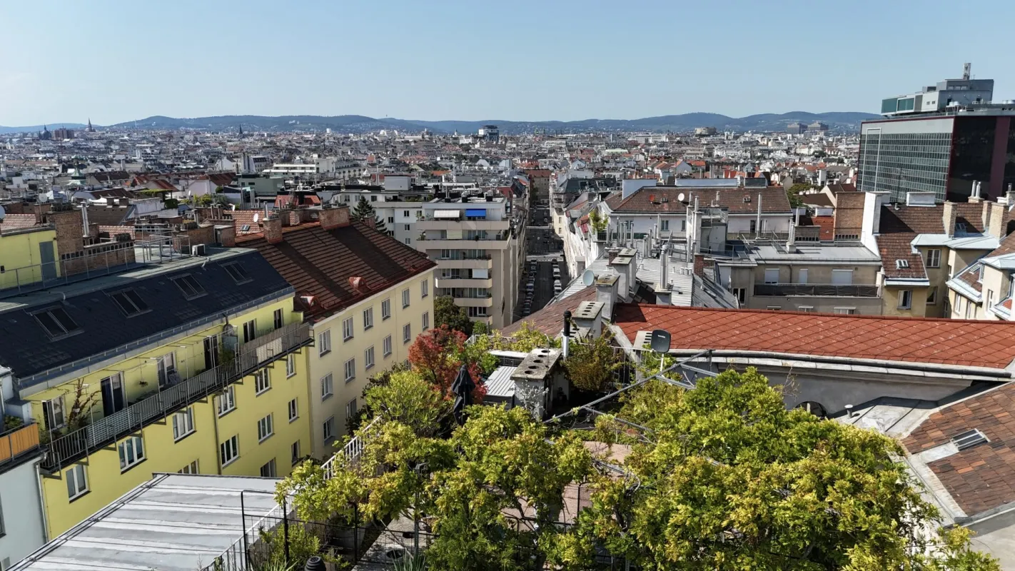 Blick über Wien I 3 Außenflächen I ca. 67 m² beeindruckender Wohn-Essbereich I Lift I Klimaanlage I - Bild 1