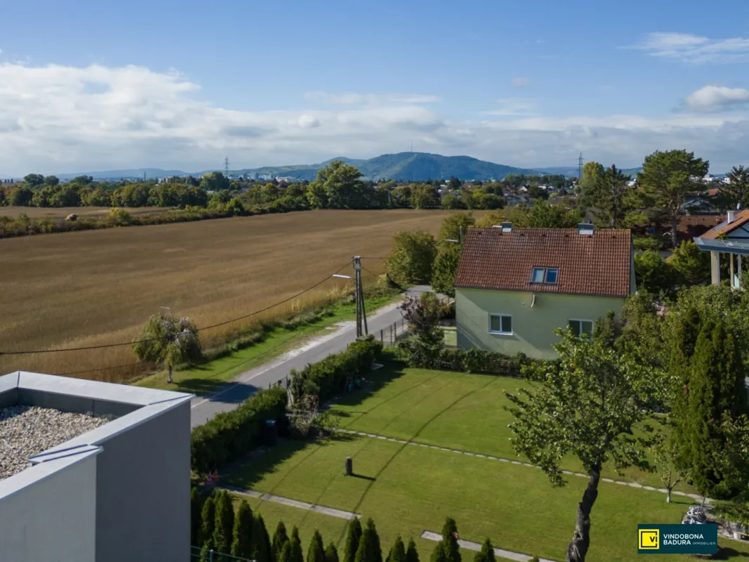 Modernes Reihenhaus am Wiener Stadtrand | Parkplatz und Kahlenbergblick inkludiert - Bild 1