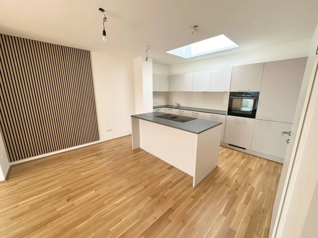 Traumhafte Dachgeschosswohnung in Top-Lage! - Bild 1