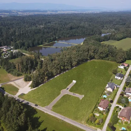 SENSATIONELLES Grundstück! VOLLERSCHLOSSENES und FLACHES BAUGRUNDSTÜCK! TOP Anbindung! IDYLLISCHE Umgebung! - Bild 3