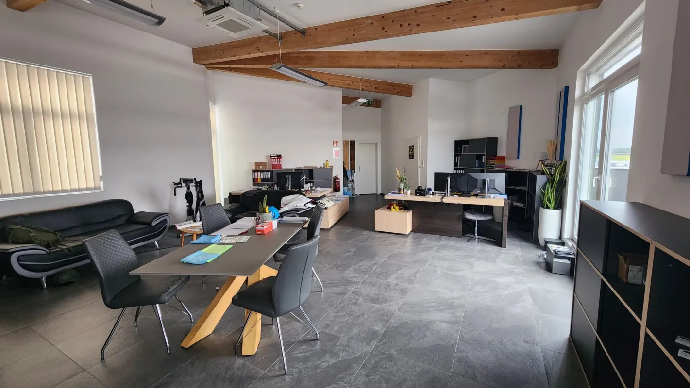 221M2 Loftartiges Maisonette Büro mit Teeküche + 150M2 Lagerfläche inklusive - Bild 1