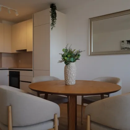 HELLE 3 ZIMMER WOHNUNG MIT KÜCHE + TERRASSE + SCHÖNER WEITBLICK - Bild 2