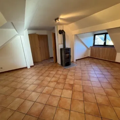 "GRÖDIG - Geräumiges 2,5 Zimmer Appartement im Dachgeschoss mit PKW-Stellplatz" - Bild 3