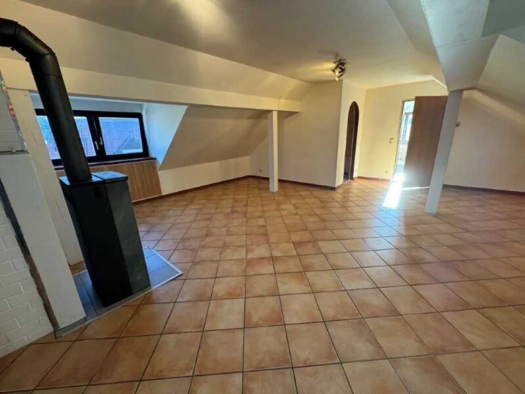 "GRÖDIG - Geräumiges 2,5 Zimmer Appartement im Dachgeschoss mit PKW-Stellplatz" - Bild 1