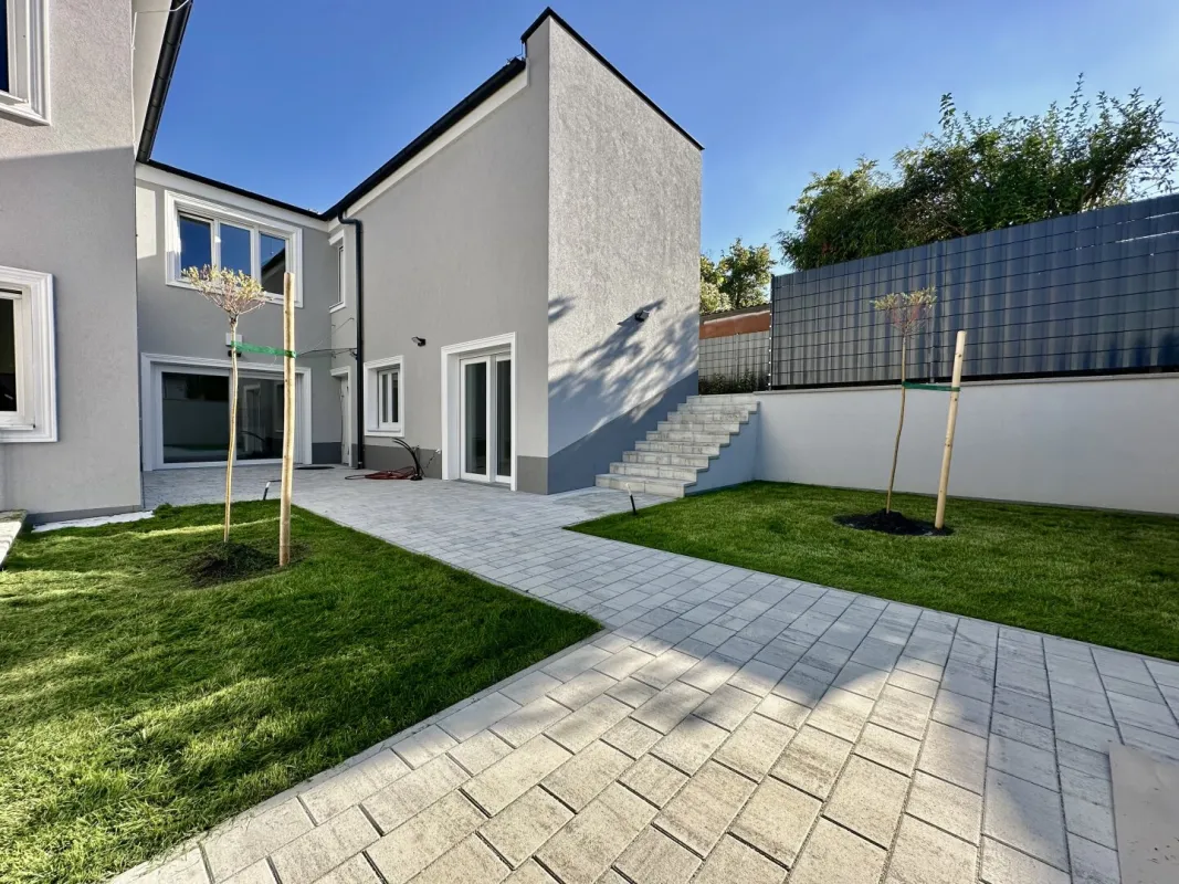 Generalsanierte Doppelhaushälfte - Haus 2 - Erstbezug mit PV-Anlage und Garten - Bild 1