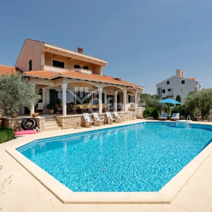 Wunderschönes Haus mit Pool - Bild 3
