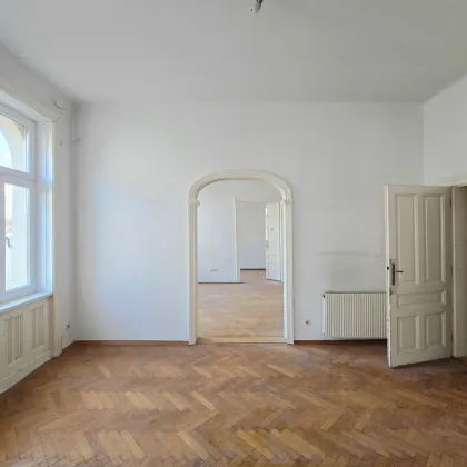 BESTLAGE I SANIERUNGSBEDÜRFTIG I NUSSDORF I Stilaltbau - Bild 2