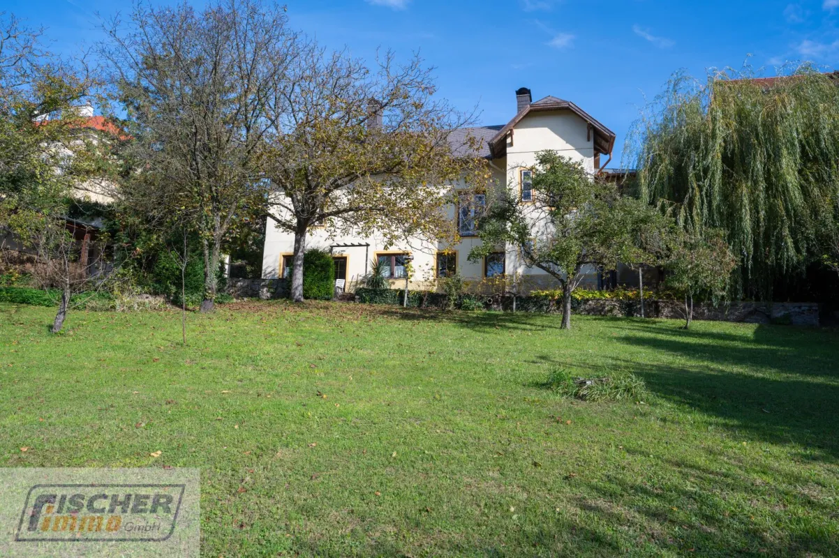 Renovierungsbedürftiges Familienhaus mit großem Grundstück - Südhanglage - Bild 1