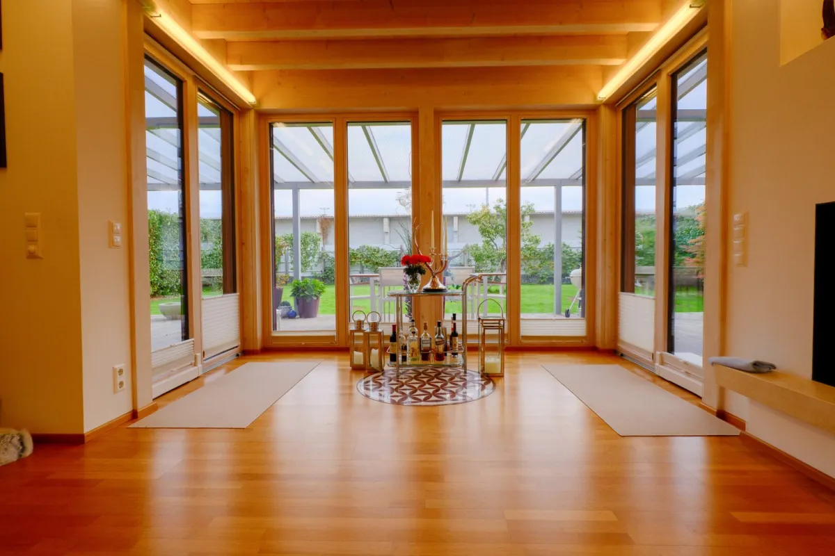 Luxuriös eingerichtetes Einfamilienhaus zu erwerben - Bild 1