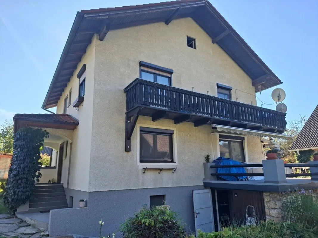 Renoviertes Zweifamilienhaus mit viel Grund in ruhiger Lage in Langenwang im Mürztal zu kaufen ! - Bild 1