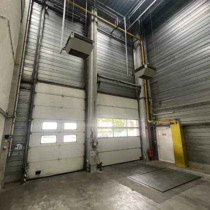 Großzügige Lagerhalle mit 9 Meter Raumhöhe - Bild 3