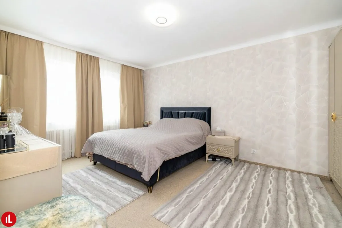 Familienwohnung in Schwechat: 3-Zimmer mit Stadtblick und Stellplatz! - Bild 1
