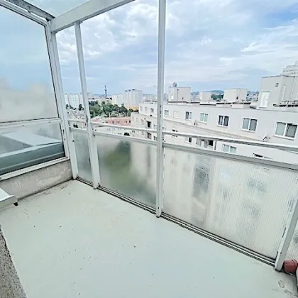 PROVISIONSFREI VOM EIGENTÜMER! 2-ZIMMER DG-WOHNUNG MIT LOGGIA IN DER FORSTHAUSGASSE! - Bild 2
