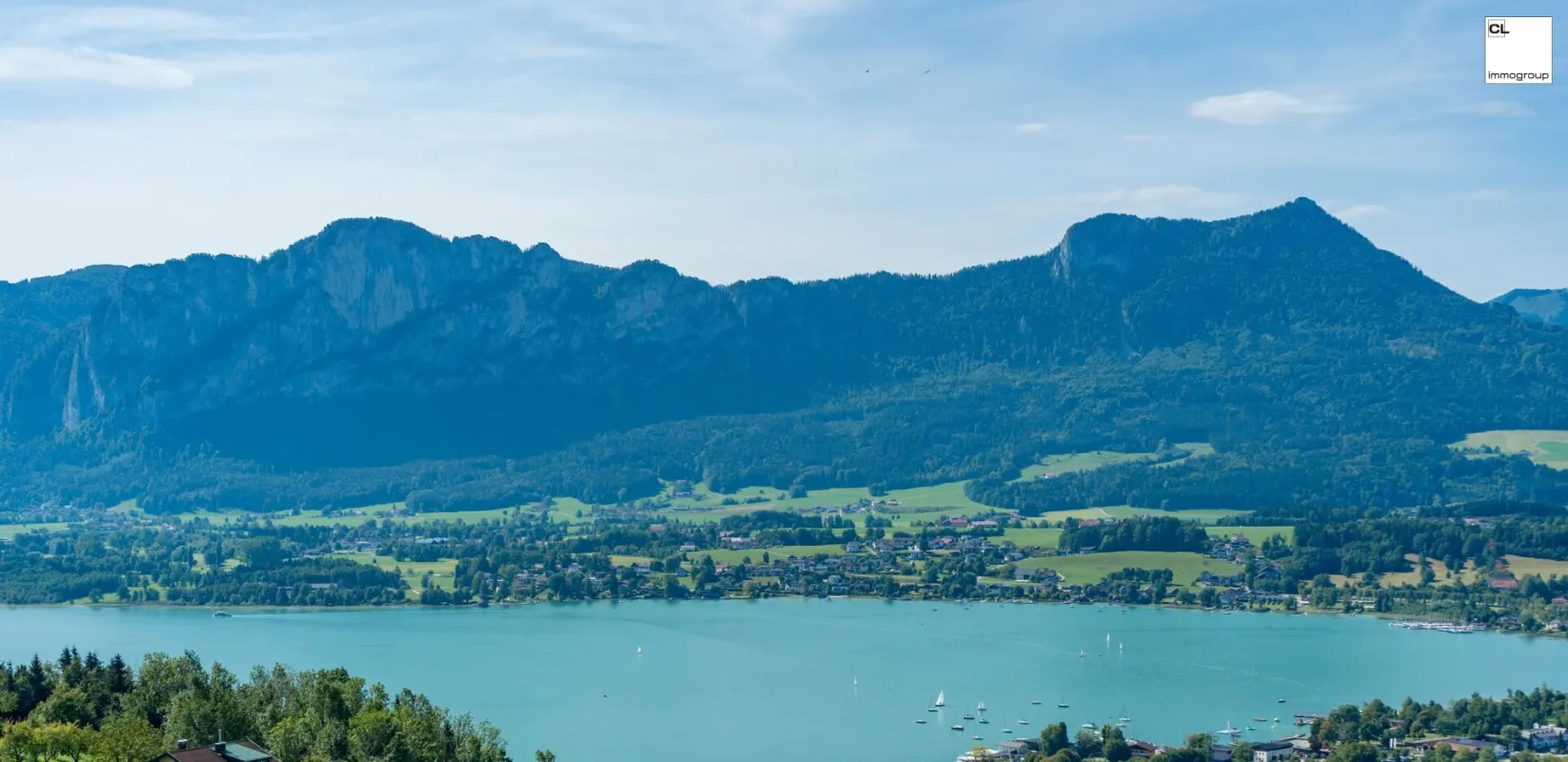 LUXUSVILLA mit einzigartigem Mondseeblick - Bild 1