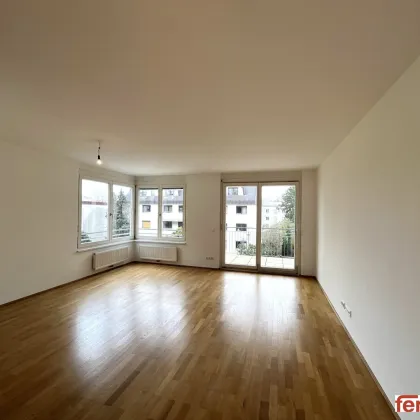 Wunderschöne, helle 4-Zimmer Wohnung mit zwei Balkonen und Klimageräten in allen Wohnräumen - Bild 2