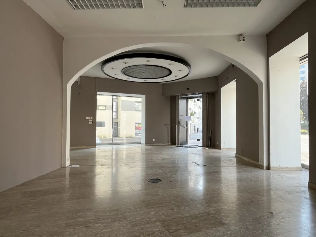 220 m² Geschäftsfläche für Büro/ Praxis/ Lokal mit großen Auslagenfronten nähe Hütteldorfer Straße! - Bild 1
