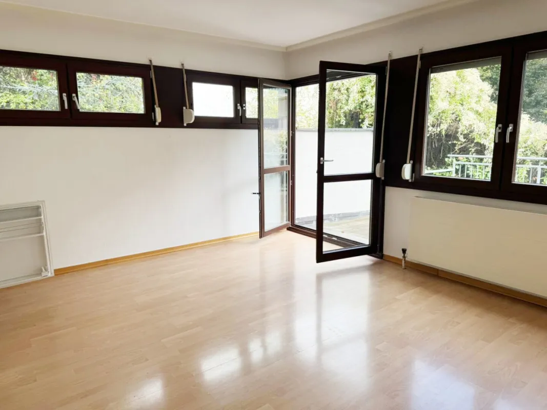 Saggen: Kleines Büro mit Terrasse! - Bild 1