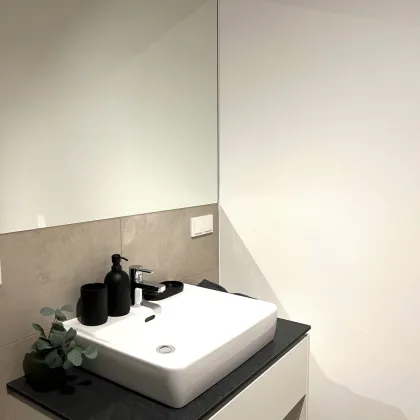Lichtdurchflutete 2 Zimmer Wohnung mit perfekter Anbindung - Bild 3