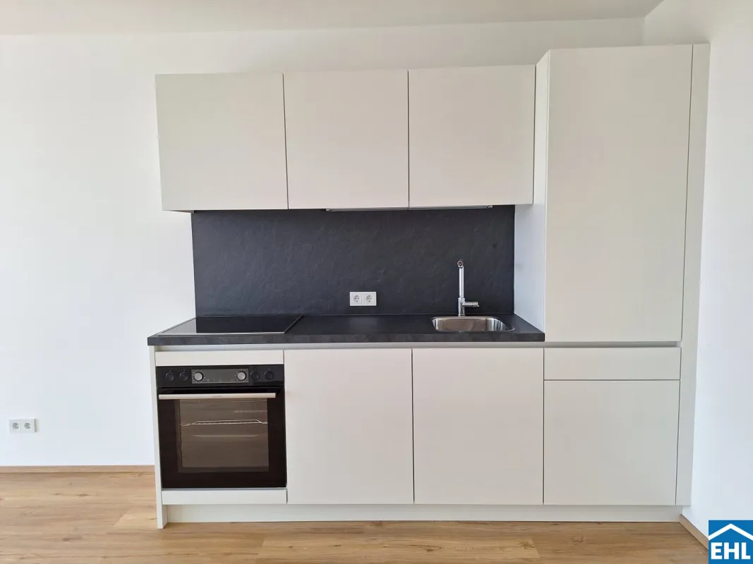 Lichtdurchflutete 2 Zimmer Wohnung mit perfekter Anbindung - Bild 1