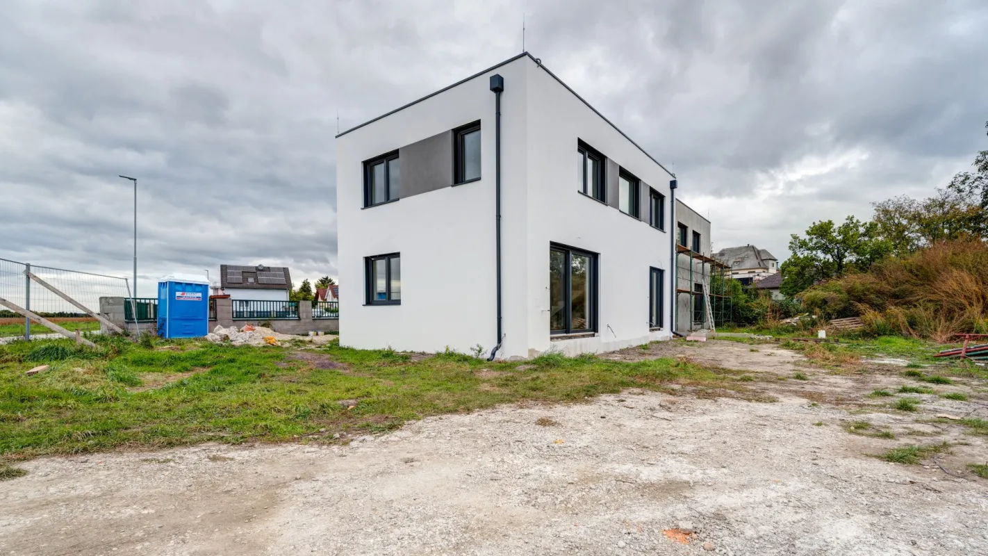 JETZT SCHLÜSSELFERTIG ! Moderne Doppelhaushälfte in Lassee - Perfektes Zuhause zum Erstbezug für die ganze Familie! - Bild 1